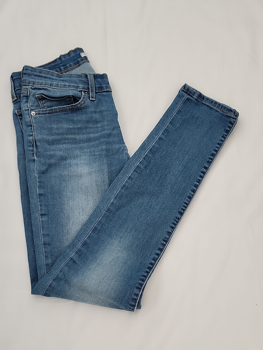 Levi's Women's 711 Skinny Jeans in Medium Blue Wash